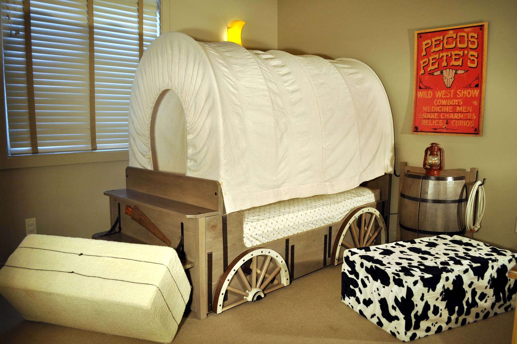 Children’s cowboy bed